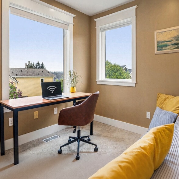 Building Photo - 6033 McKinley Pl N