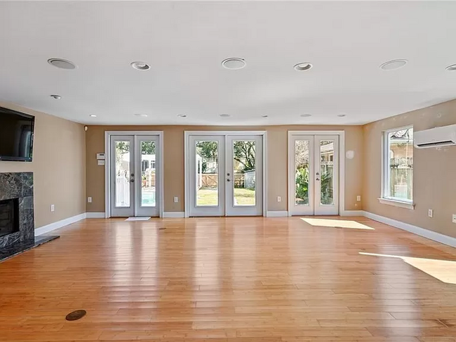 Building Photo - 6854 Catina St