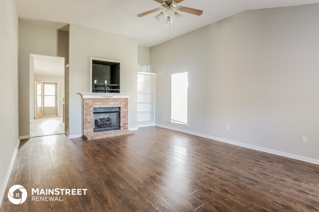 Building Photo - Apply Today - Move In Specials!