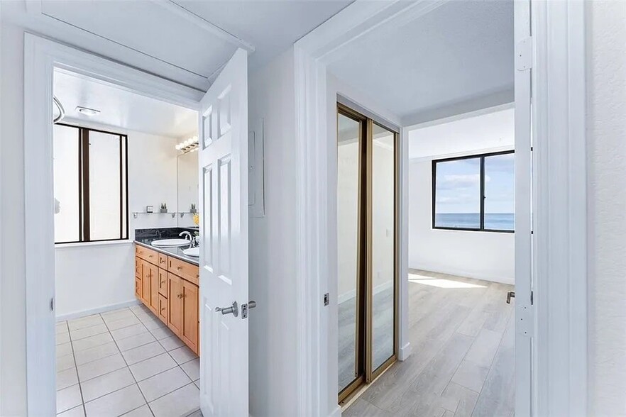 Primary Photo - 1140 E Ocean Blvd