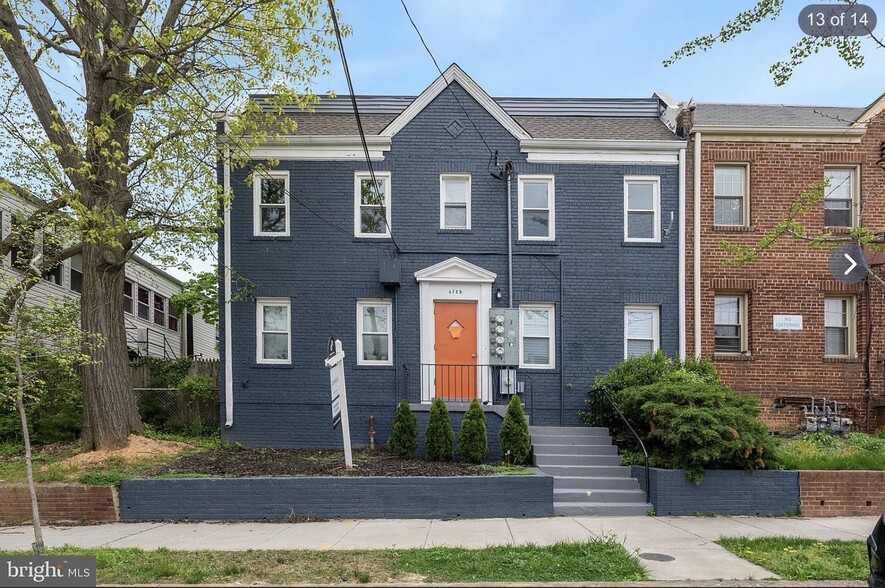 Building Photo - 4725 3rd Pl NW