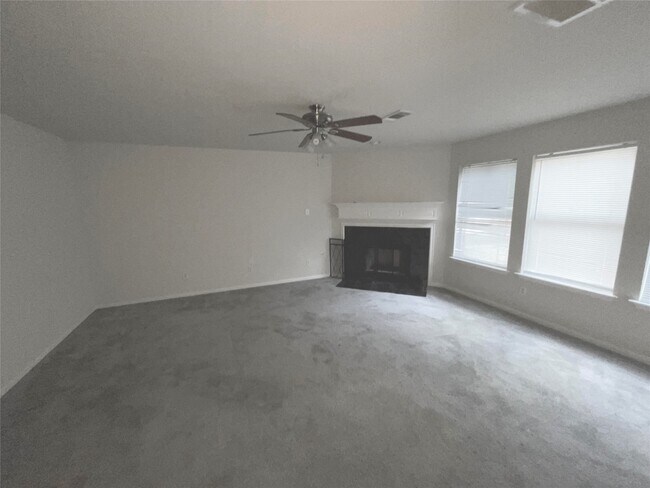 Building Photo - 42 Drifting Shadows Cir