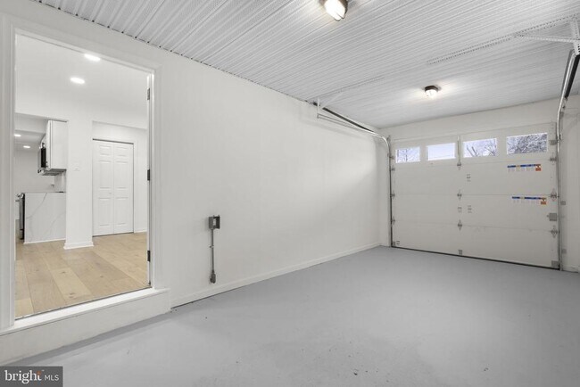 Building Photo - 2339 N Powhatan St