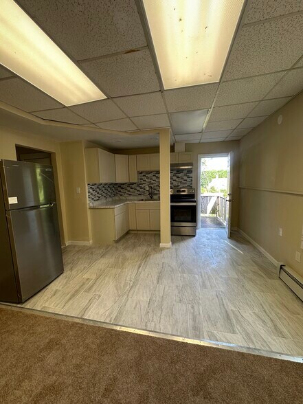 Building Photo - 104 Gillett St