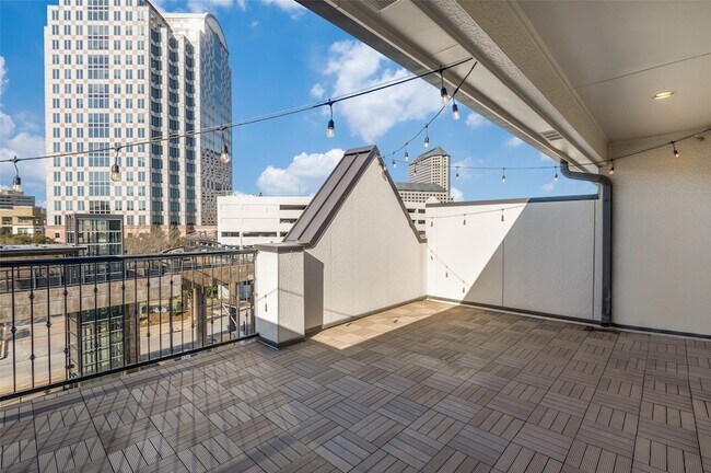 Building Photo - 5421 Patterson St