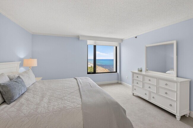 Building Photo - 3009 S Ocean Blvd