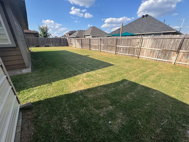 Building Photo - Quiet 3/2 House in Meadowcreek w/ Aug Move in!