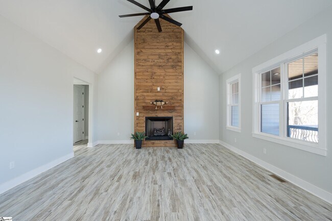Building Photo - 109 Horseshoe Bend Rd