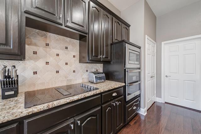 Building Photo - 1804 Briaroaks Dr