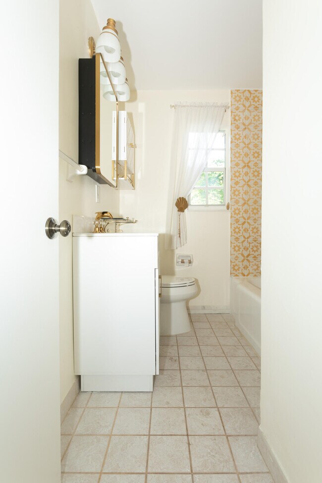 Building Photo - 245 Cortez Rd