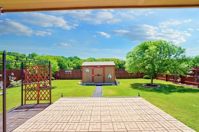 Building Photo - Charming 3BR/2BA Contemporary Home with Lu...