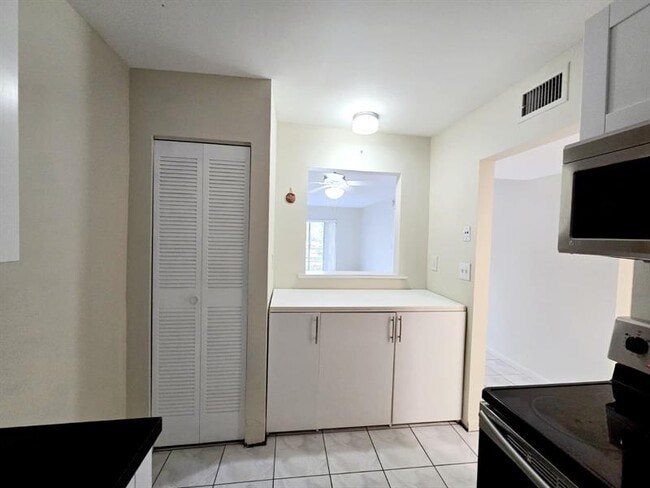 Building Photo - 4121 Stirling Rd