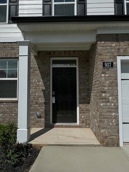 Building Photo - 937 Raghorn Rd