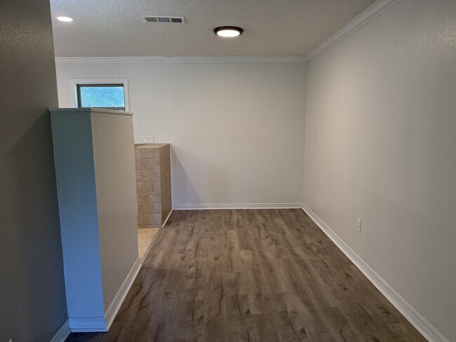 Building Photo - 165 Dogwood Ln