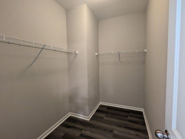 Building Photo - AVAILABLE NOW- 4BR/3.5BA IN COLONY NORTH