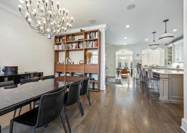 Building Photo - 441 W Deming Pl