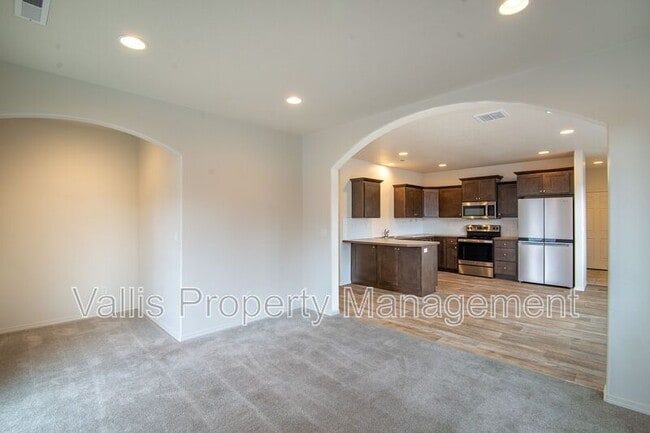 Building Photo - 4850 Heathwood St NE