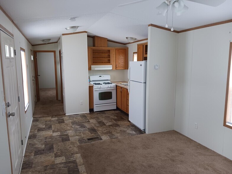 Building Photo - 36 Curtis Dr