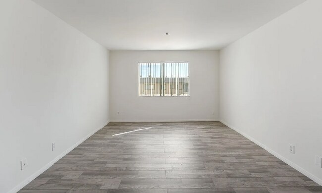 Building Photo - 5541 Fulcher Ave
