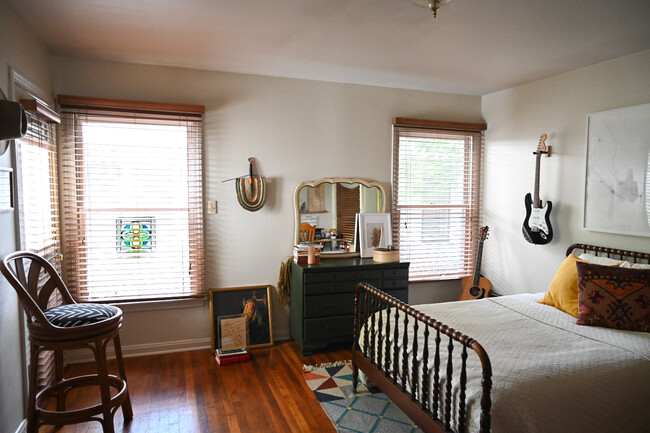 rear bedroom - 2320 Lafayette Ave