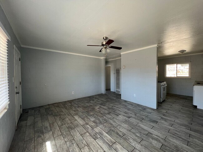 Building Photo - P266