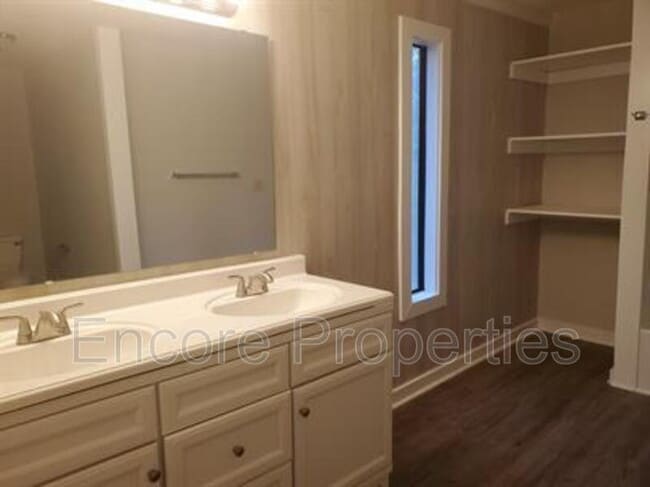 Building Photo - 7305 Leesville Rd