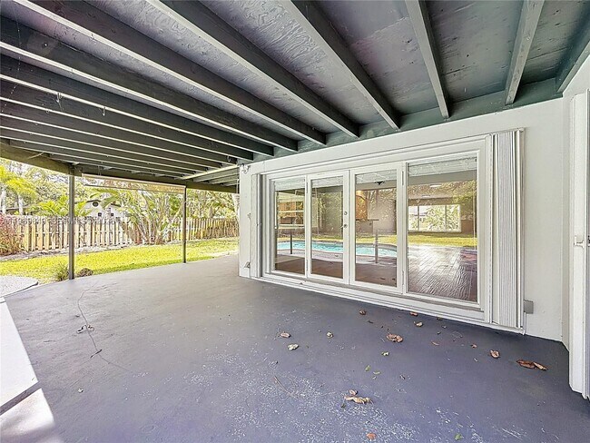 Building Photo - 4330 SW 7th St