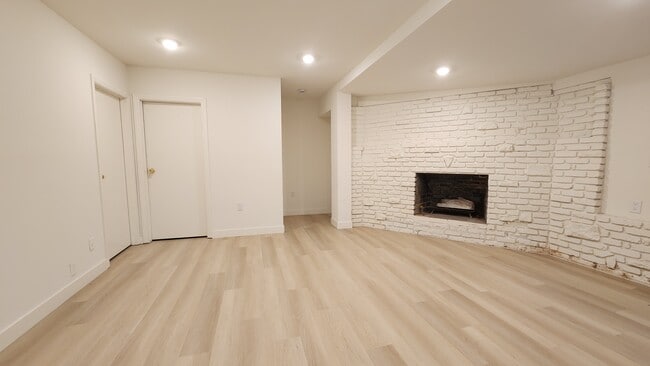 Building Photo - 1615 Lovell Ave