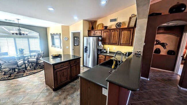 Building Photo - 39019 S Moonwood Dr