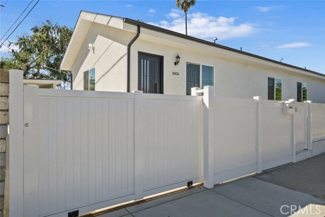 Building Photo - 16404 Donmetz St