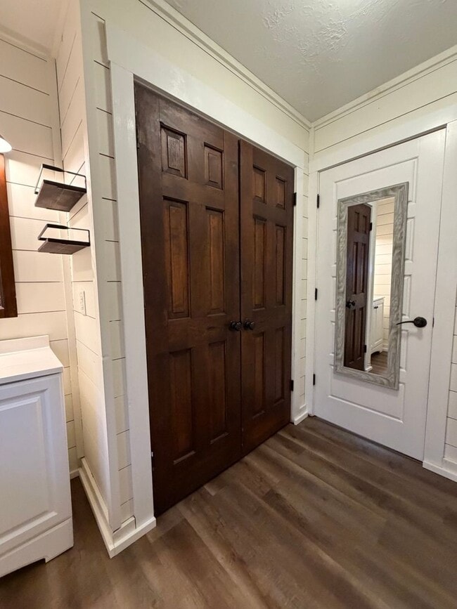 Building Photo - 2 bedroom/1 bath home in West Morristown