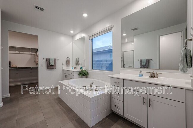 Building Photo - 4593 Bush Bean Way