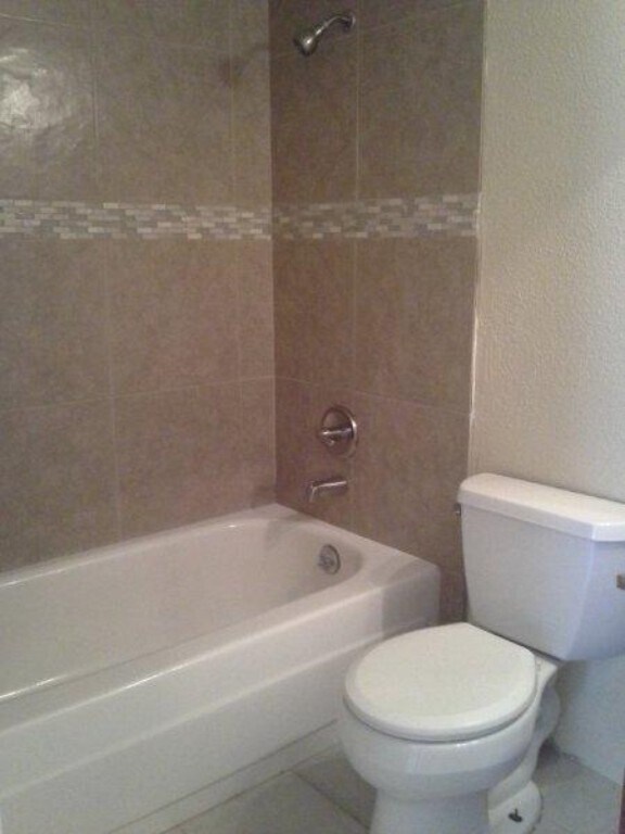 Building Photo - N 68th St