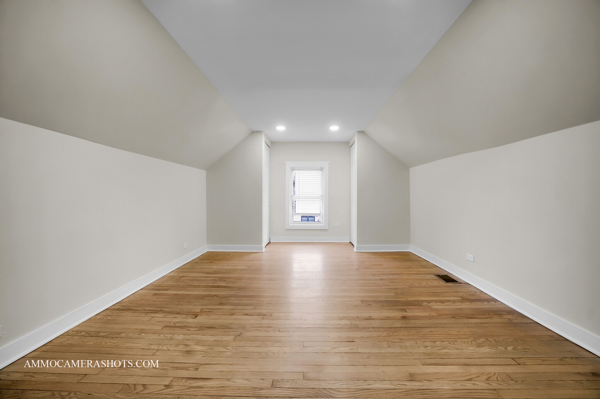 Building Photo - 814 S Leavitt St