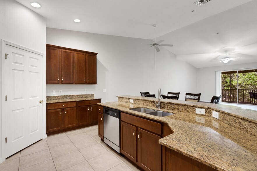 Building Photo - 8652 Karpeal Dr