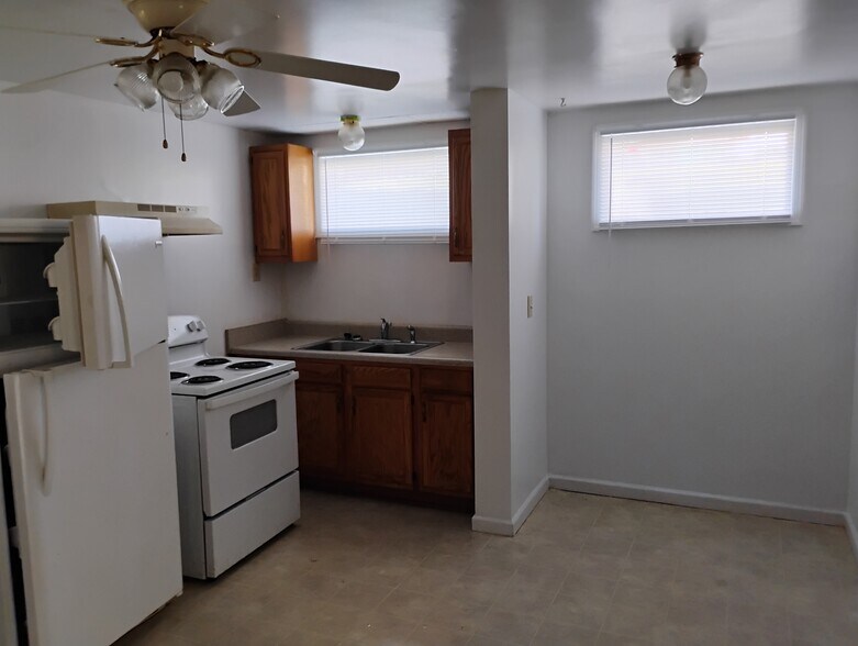 Building Photo - 701 Orchard St