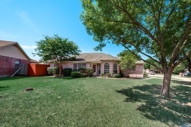 Building Photo - 2323 Brookview Dr