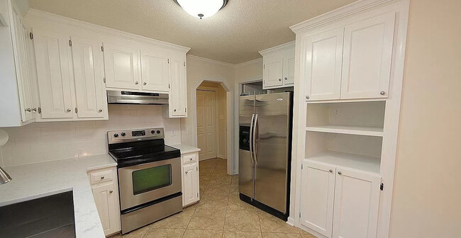 Building Photo - 112 Aborfield Ct