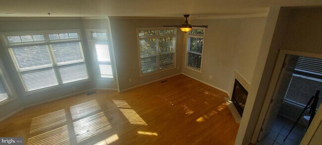 Building Photo - 10210 Sherman Heights Pl