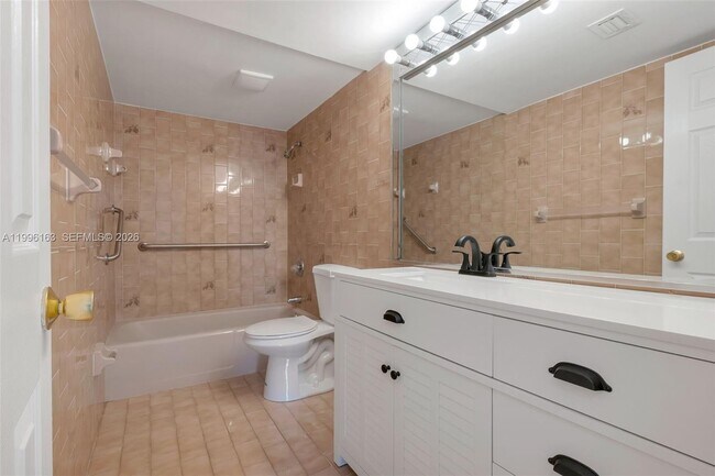 Building Photo - 6130 W 19th Ave