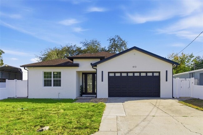 Primary Photo - 810 W Whatley Pl