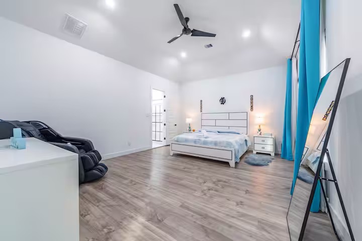 primary bedroom - 2802 Campbell St