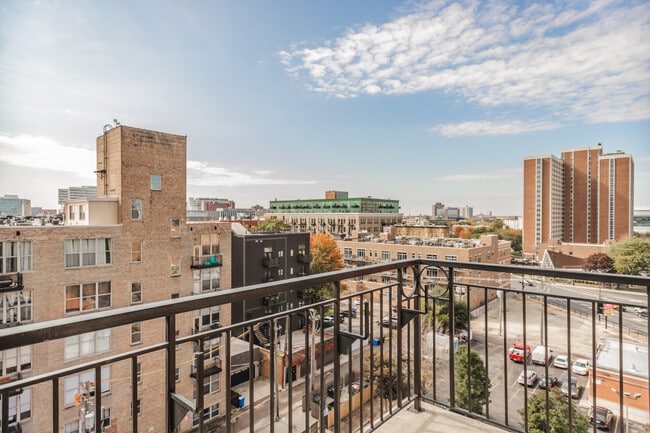 Building Photo - 6 S Laflin St