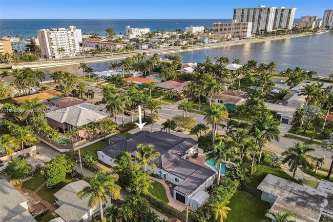 Building Photo - 725 Harrison St