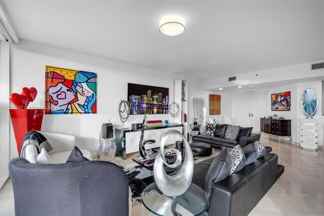 Building Photo - 1643 Brickell Ave