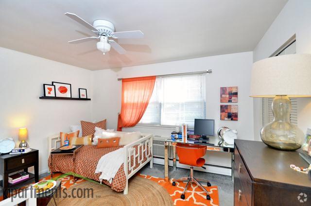 Bedroom - Campus Terrace LLC