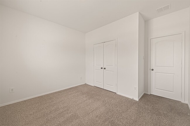 Building Photo - 6107 Ginevra Summers Dr
