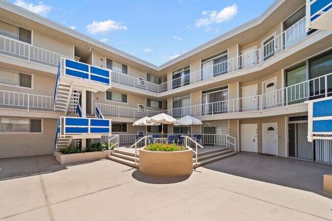 Building Photo - 383 Bay Shore Ave