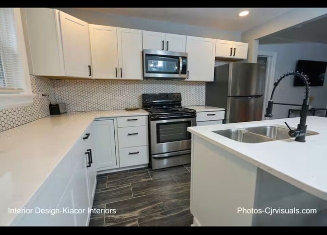 Building Photo - 200 Braswell St