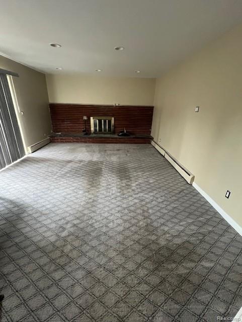 Building Photo - 9118 Riverdale Ave